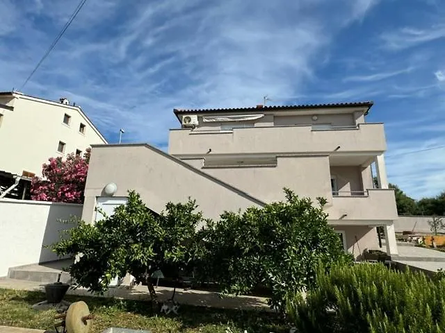 Apartment Elli - Parking, Garden, Bbq Pula Chorwacja
