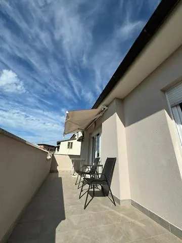 Apartment Elli - Parking, Garden, Bbq Pula