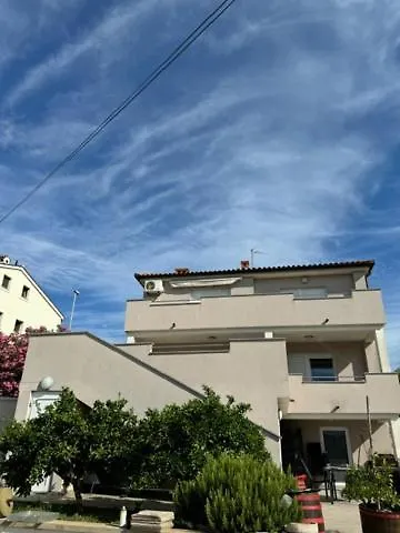 Apartment Elli - Parking, Garden, Bbq Pula