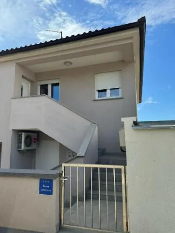 Apartment Elli - Parking, Garden, Bbq بولا