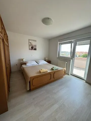 Apartment Elli - Parking, Garden, Bbq بولا 0*,  كرواتيا